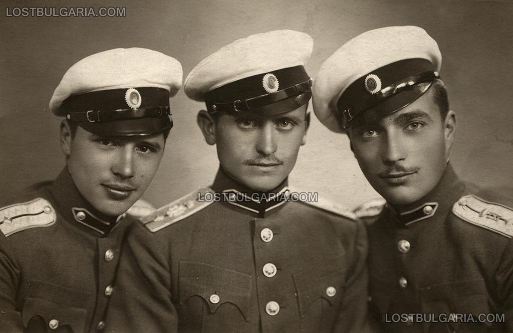 Подпоручици Чудомир Топлодолски, Рачо Станимиров и техен съвипусник, 1934 година
